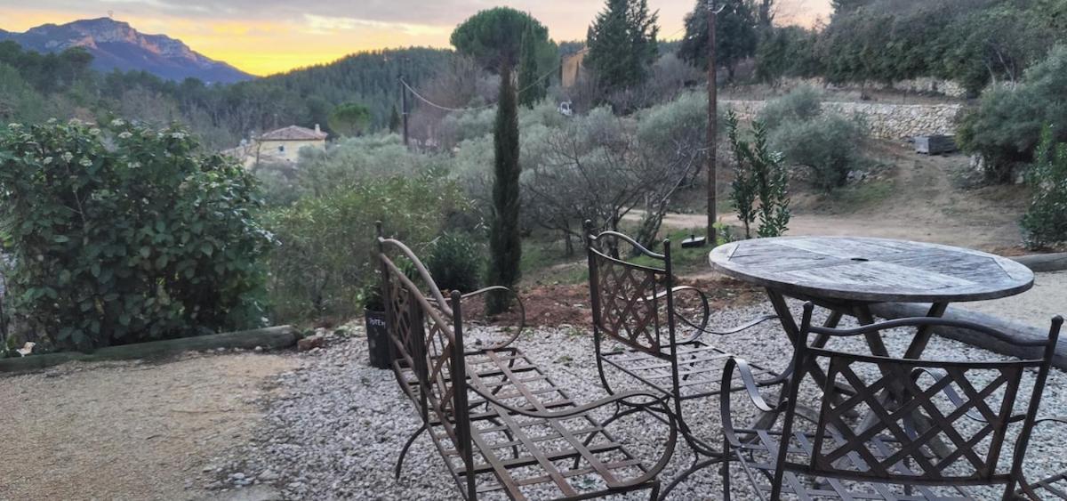 Villa Cigalons En Pleine Pinede Avec Piscine Chauffee De Mai A Septembre Ориоль Экстерьер фото