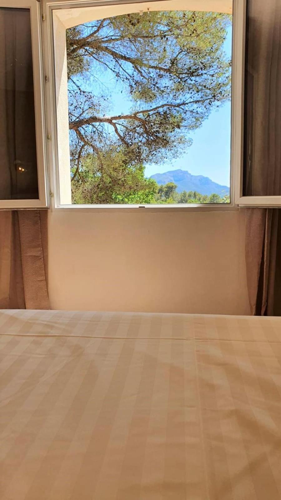 Villa Cigalons En Pleine Pinede Avec Piscine Chauffee De Mai A Septembre Ориоль Экстерьер фото